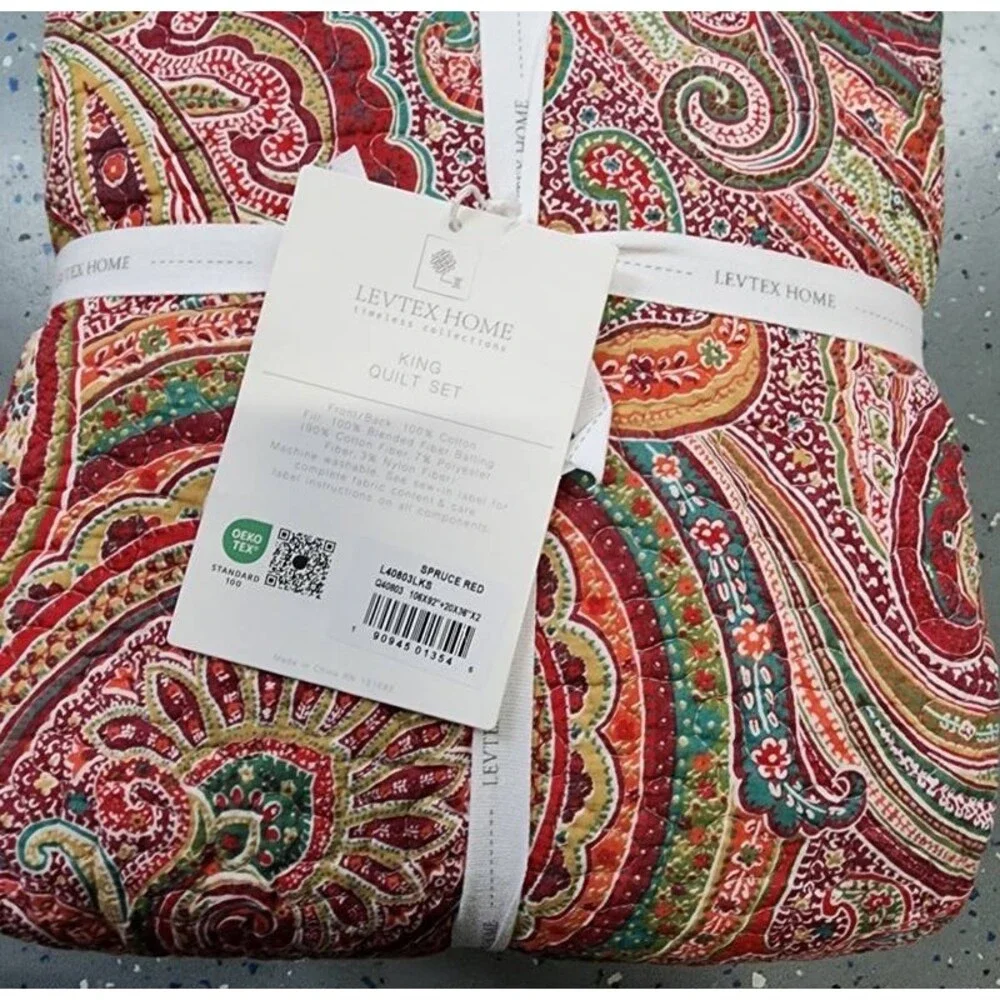 Levtex Home Spruce Paisley Reversible Quilt Set Unisex King Size Red
